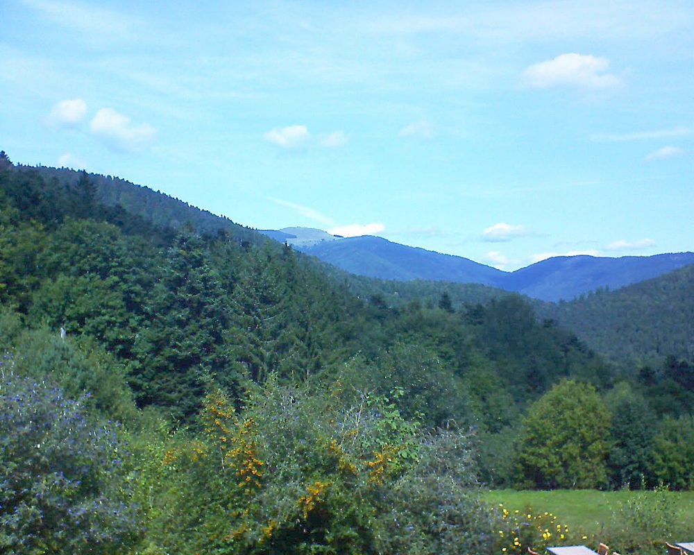 Le petit ballon vu depuis le Domaine Langmatt à Murbach le 10.09.2019 à 13:15 Le petit ballon (Alsace, Vosges) le 10.09.2019 à 13:15