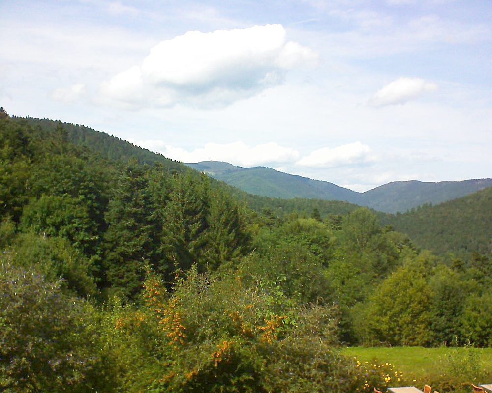 Le petit ballon vu depuis le Domaine Langmatt à Murbach le 10.09.2019 à 14:45 Le petit ballon (Alsace, Vosges) le 10.09.2019 à 14:45