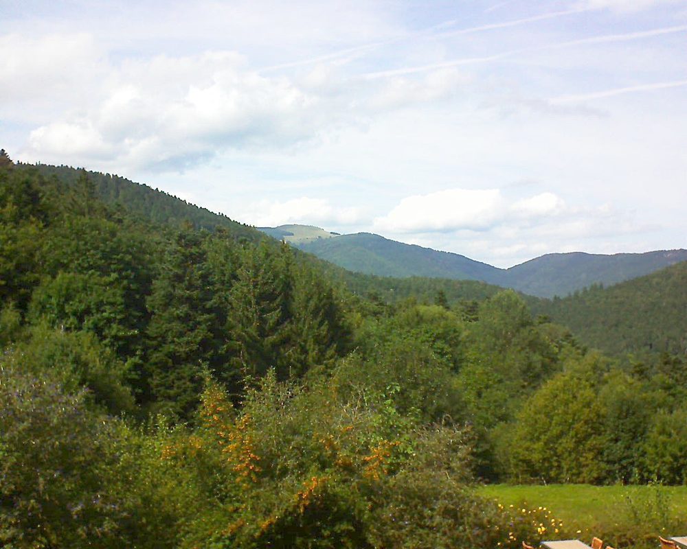 Le petit ballon vu depuis le Domaine Langmatt à Murbach le 10.09.2019 à 15:00 Le petit ballon (Alsace, Vosges) le 10.09.2019 à 15:00