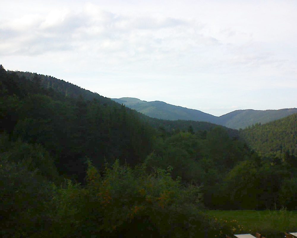 Le petit ballon vu depuis le Domaine Langmatt à Murbach le 10.09.2019 à 18:15 Le petit ballon (Alsace, Vosges) le 10.09.2019 à 18:15