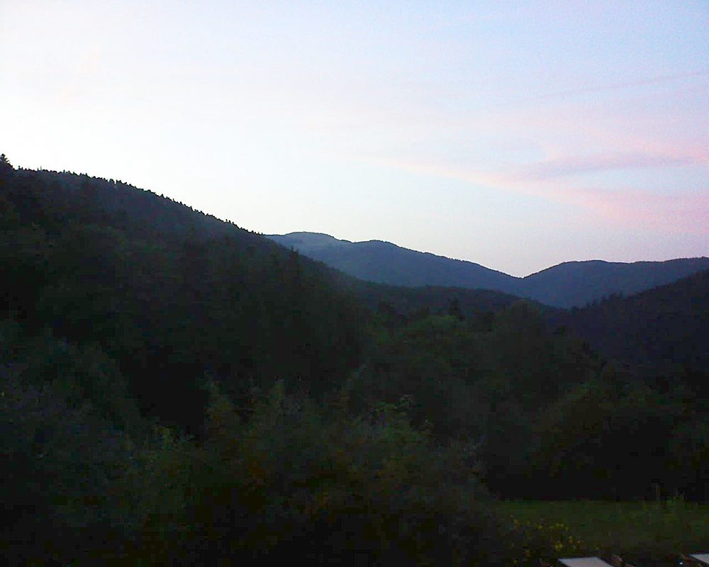 Le petit ballon vu depuis le Domaine Langmatt à Murbach le 10.09.2019 à 20:00 Le petit ballon (Alsace, Vosges) le 10.09.2019 à 20:00