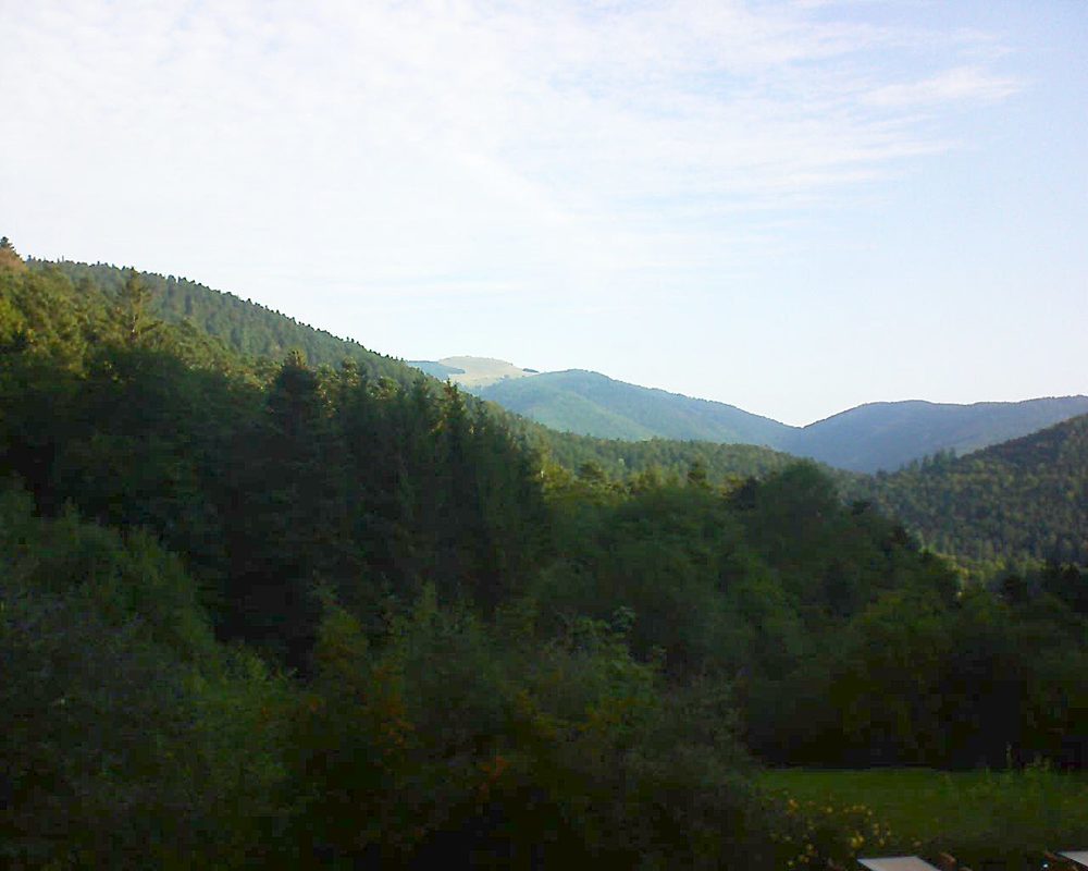 Le petit ballon vu depuis le Domaine Langmatt à Murbach le 11.09.2019 à 09:00 Le petit ballon (Alsace, Vosges) le 11.09.2019 à 09:00