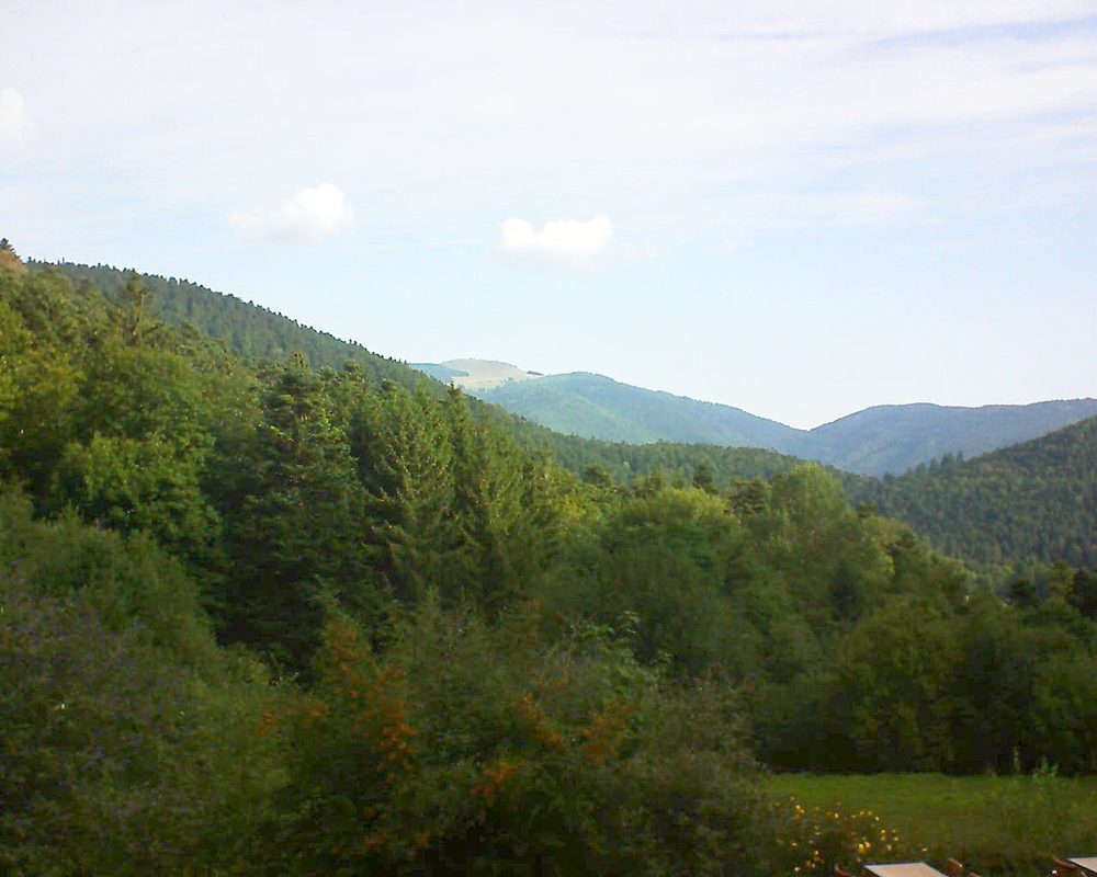 Le petit ballon vu depuis le Domaine Langmatt à Murbach le 11.09.2019 à 09:30 Le petit ballon (Alsace, Vosges) le 11.09.2019 à 09:30