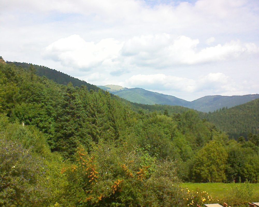 Le petit ballon vu depuis le Domaine Langmatt à Murbach le 11.09.2019 à 12:15 Le petit ballon (Alsace, Vosges) le 11.09.2019 à 12:15