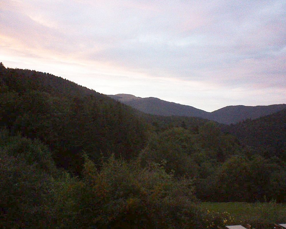 Le petit ballon vu depuis le Domaine Langmatt à Murbach le 11.09.2019 à 20:00 Le petit ballon (Alsace, Vosges) le 11.09.2019 à 20:00