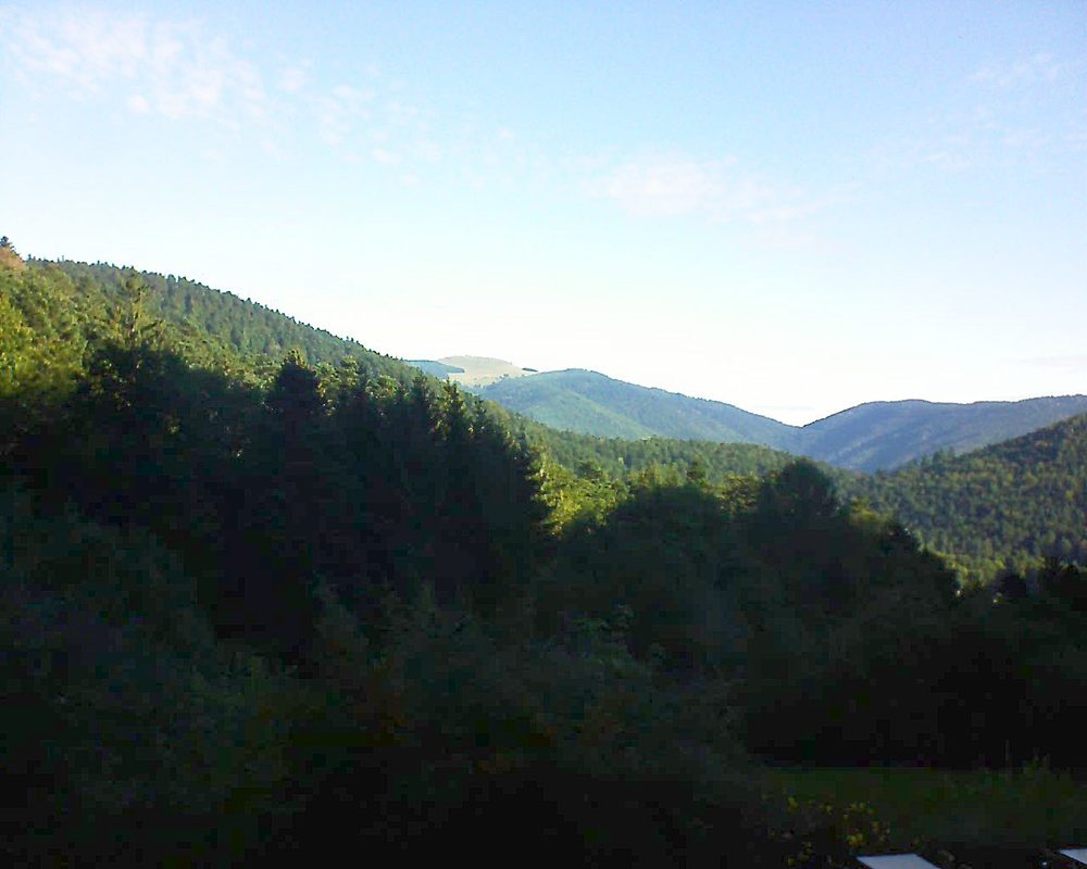 Le petit ballon vu depuis le Domaine Langmatt à Murbach le 12.09.2019 à 09:15 Le petit ballon (Alsace, Vosges) le 12.09.2019 à 09:15