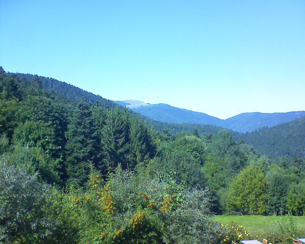 Le petit ballon vu depuis le Domaine Langmatt à Murbach le 12.09.2019 à 15:00 Le petit ballon (Alsace, Vosges) le 12.09.2019 à 15:00