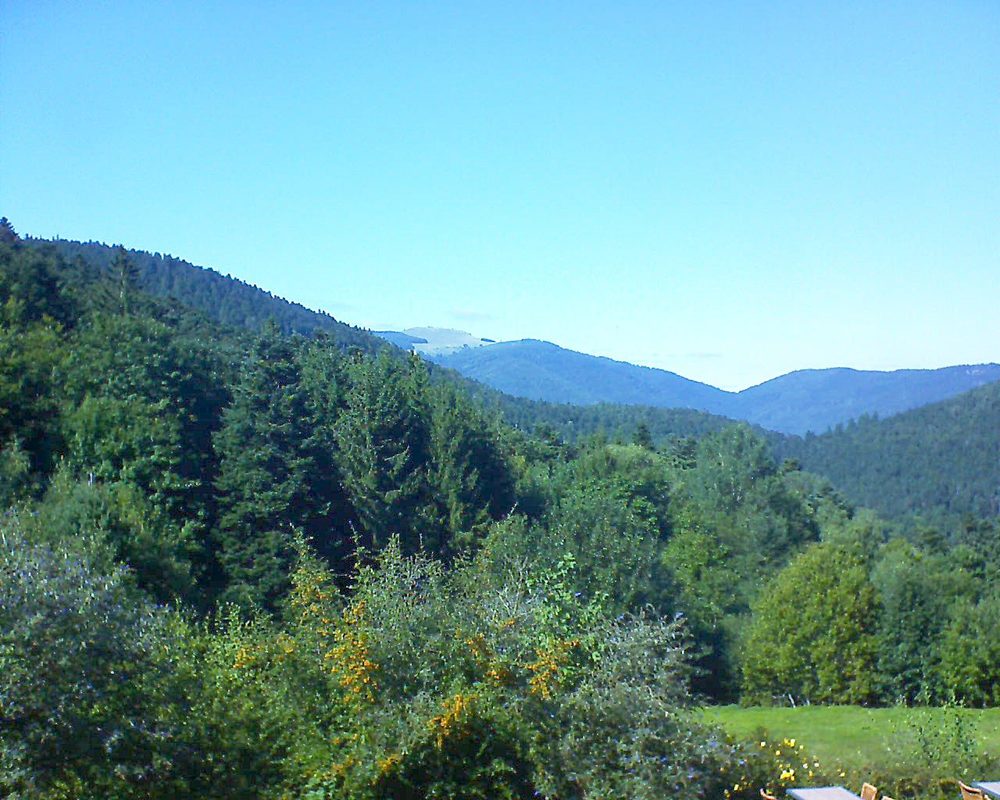 Le petit ballon vu depuis le Domaine Langmatt à Murbach le 12.09.2019 à 15:30 Le petit ballon (Alsace, Vosges) le 12.09.2019 à 15:30
