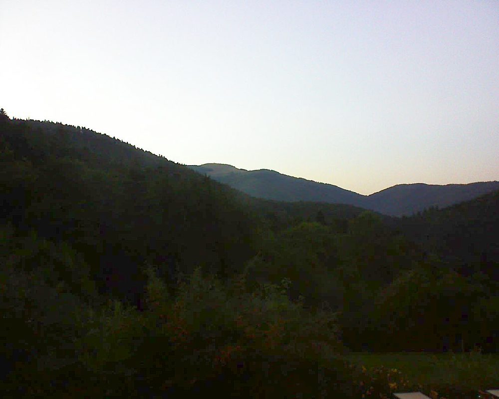Le petit ballon vu depuis le Domaine Langmatt à Murbach le 12.09.2019 à 20:00 Le petit ballon (Alsace, Vosges) le 12.09.2019 à 20:00
