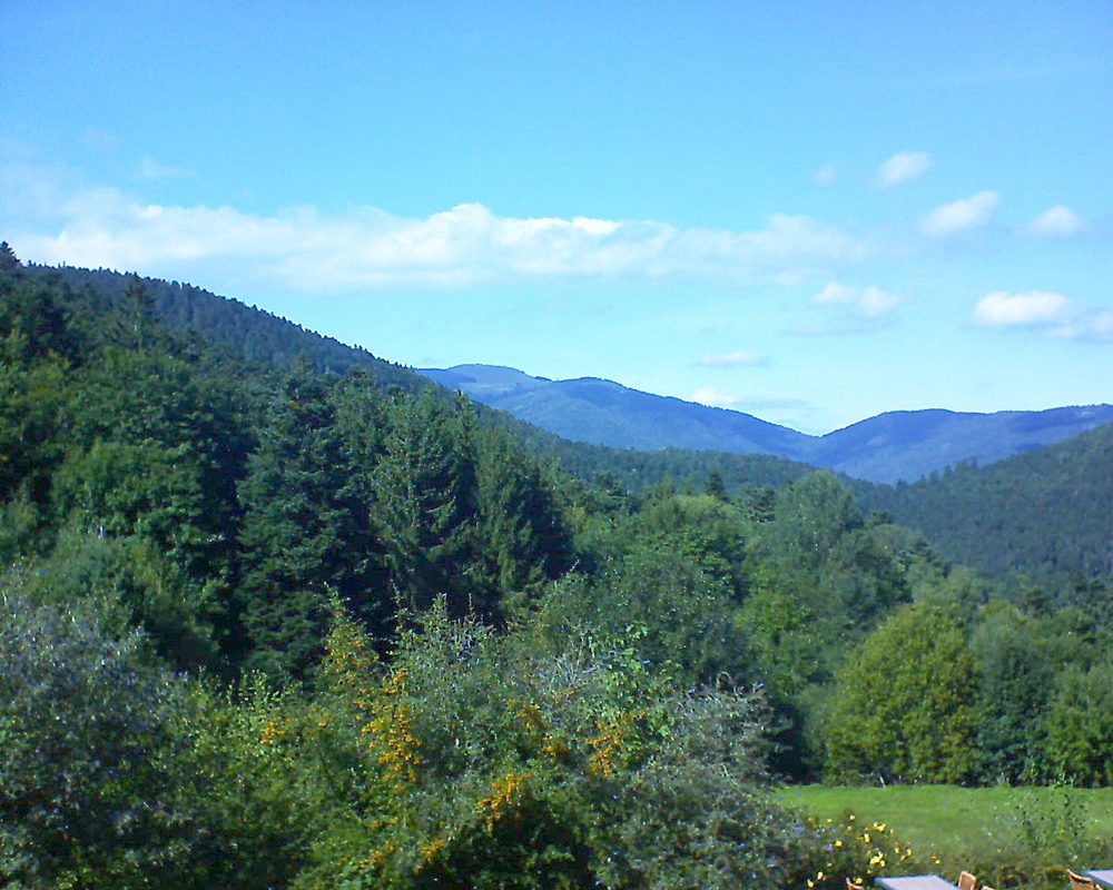 Le petit ballon vu depuis le Domaine Langmatt à Murbach le 13.09.2019 à 15:15 Le petit ballon (Alsace, Vosges) le 13.09.2019 à 15:15