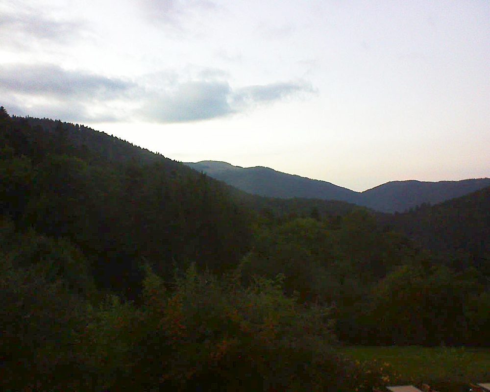 Le petit ballon vu depuis le Domaine Langmatt à Murbach le 13.09.2019 à 20:00 Le petit ballon (Alsace, Vosges) le 13.09.2019 à 20:00