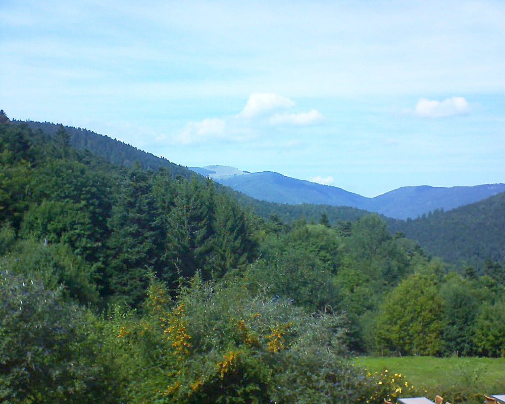 Le petit ballon vu depuis le Domaine Langmatt à Murbach le 14.09.2019 à 14:45 Le petit ballon (Alsace, Vosges) le 14.09.2019 à 14:45