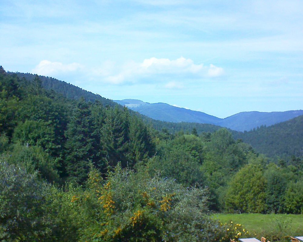 Le petit ballon vu depuis le Domaine Langmatt à Murbach le 14.09.2019 à 15:00 Le petit ballon (Alsace, Vosges) le 14.09.2019 à 15:00
