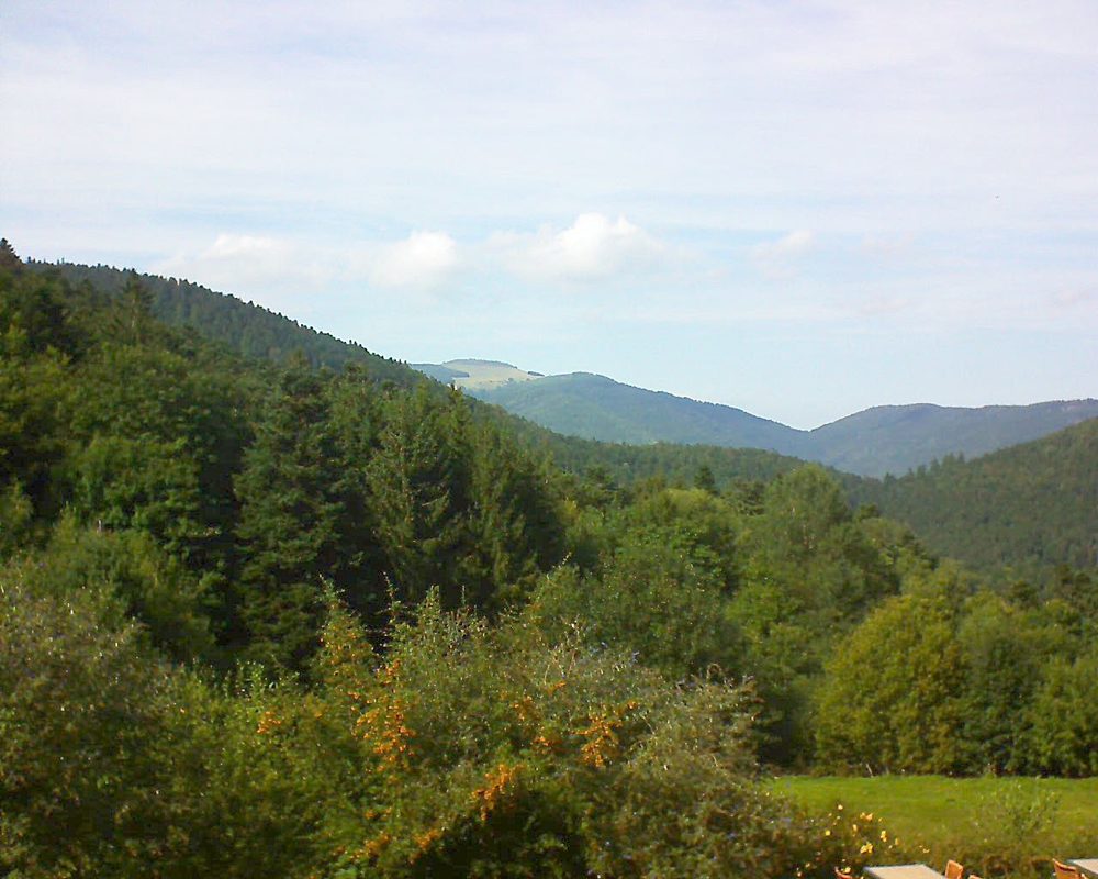 Le petit ballon vu depuis le Domaine Langmatt à Murbach le 14.09.2019 à 15:30 Le petit ballon (Alsace, Vosges) le 14.09.2019 à 15:30