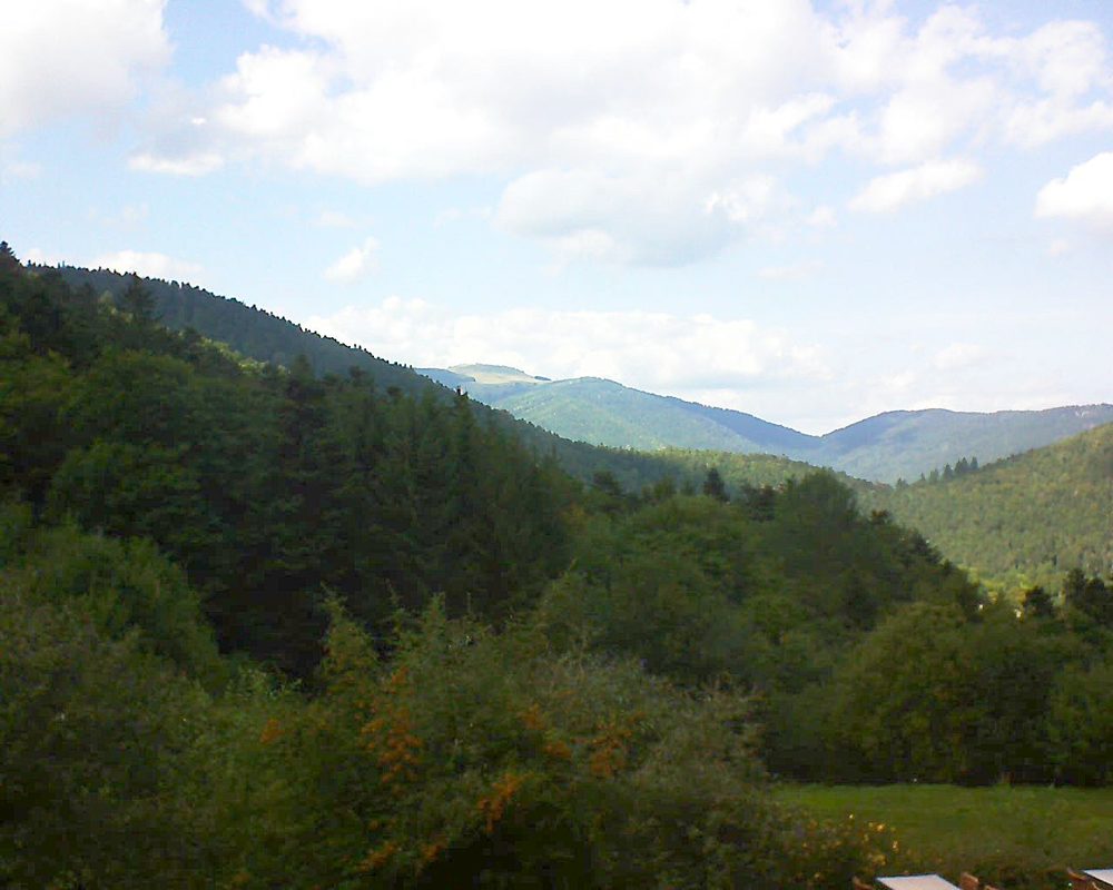 Le petit ballon vu depuis le Domaine Langmatt à Murbach le 15.09.2019 à 15:15 Le petit ballon (Alsace, Vosges) le 15.09.2019 à 15:15