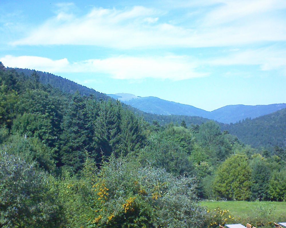 Le petit ballon vu depuis le Domaine Langmatt à Murbach le 18.09.2019 à 14:30 Le petit ballon (Alsace, Vosges) le 18.09.2019 à 14:30