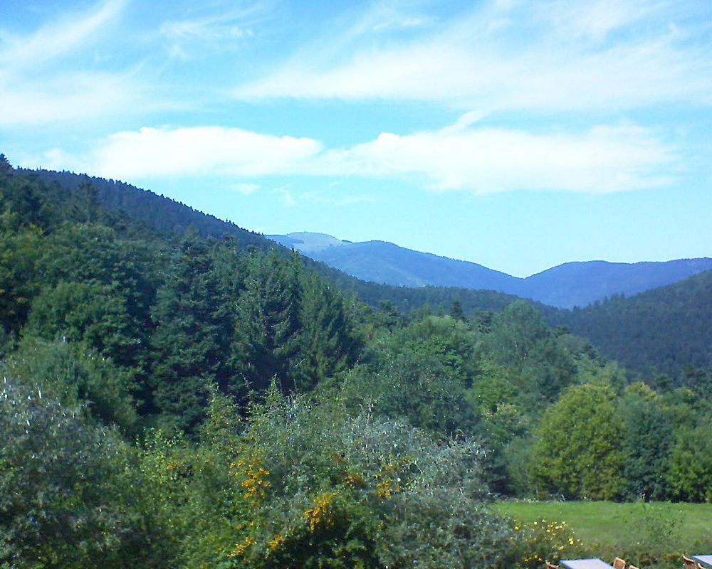 Le petit ballon vu depuis le Domaine Langmatt à Murbach le 18.09.2019 à 14:45 Le petit ballon (Alsace, Vosges) le 18.09.2019 à 14:45