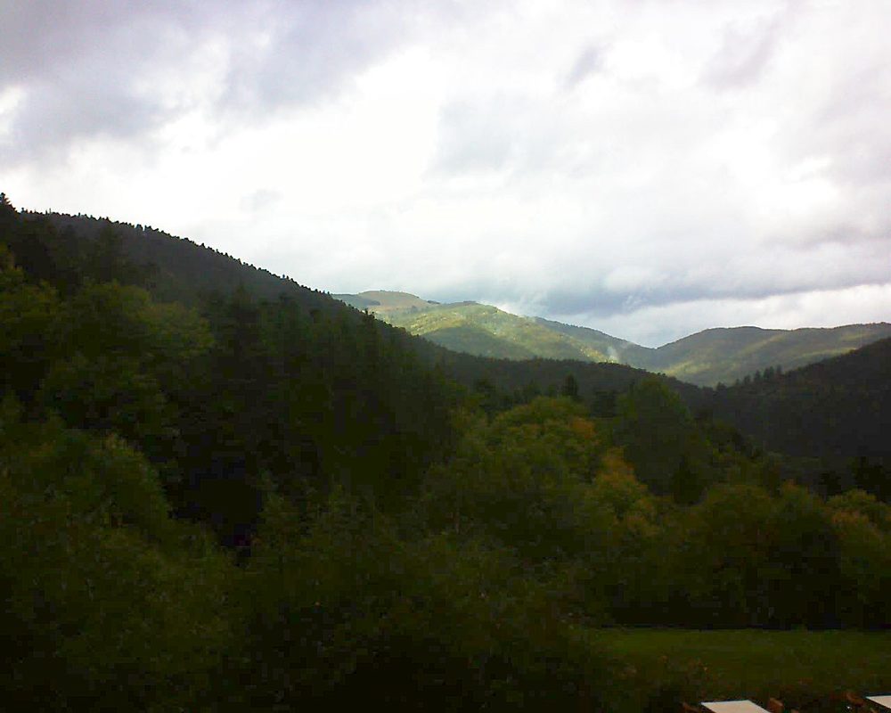 Le petit ballon vu depuis le Domaine Langmatt à Murbach le 10.10.2019 à 15:15 Le petit ballon (Alsace, Vosges) le 10.10.2019 à 15:15