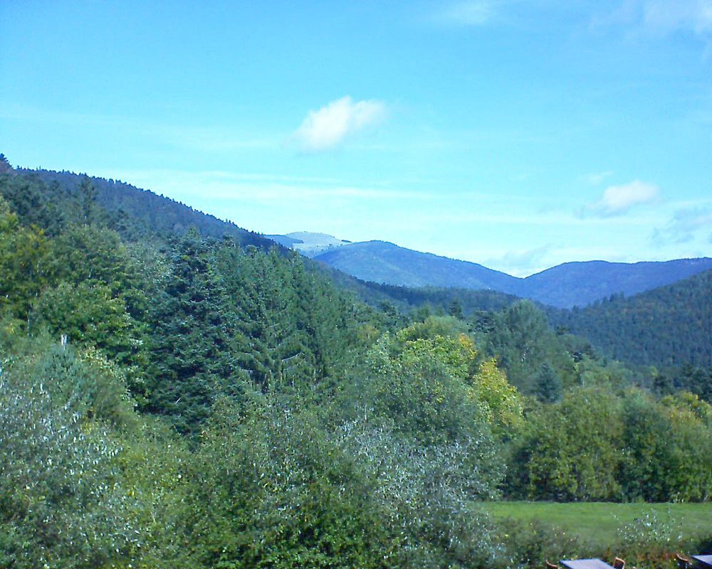 Le petit ballon vu depuis le Domaine Langmatt à Murbach le 11.10.2019 à 12:15 Le petit ballon (Alsace, Vosges) le 11.10.2019 à 12:15