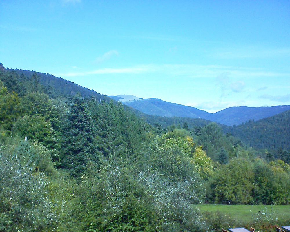 Le petit ballon vu depuis le Domaine Langmatt à Murbach le 11.10.2019 à 12:30 Le petit ballon (Alsace, Vosges) le 11.10.2019 à 12:30