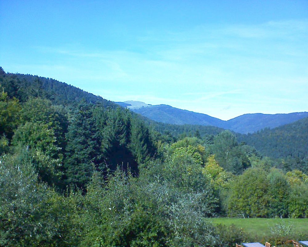 Le petit ballon vu depuis le Domaine Langmatt à Murbach le 11.10.2019 à 14:45 Le petit ballon (Alsace, Vosges) le 11.10.2019 à 14:45