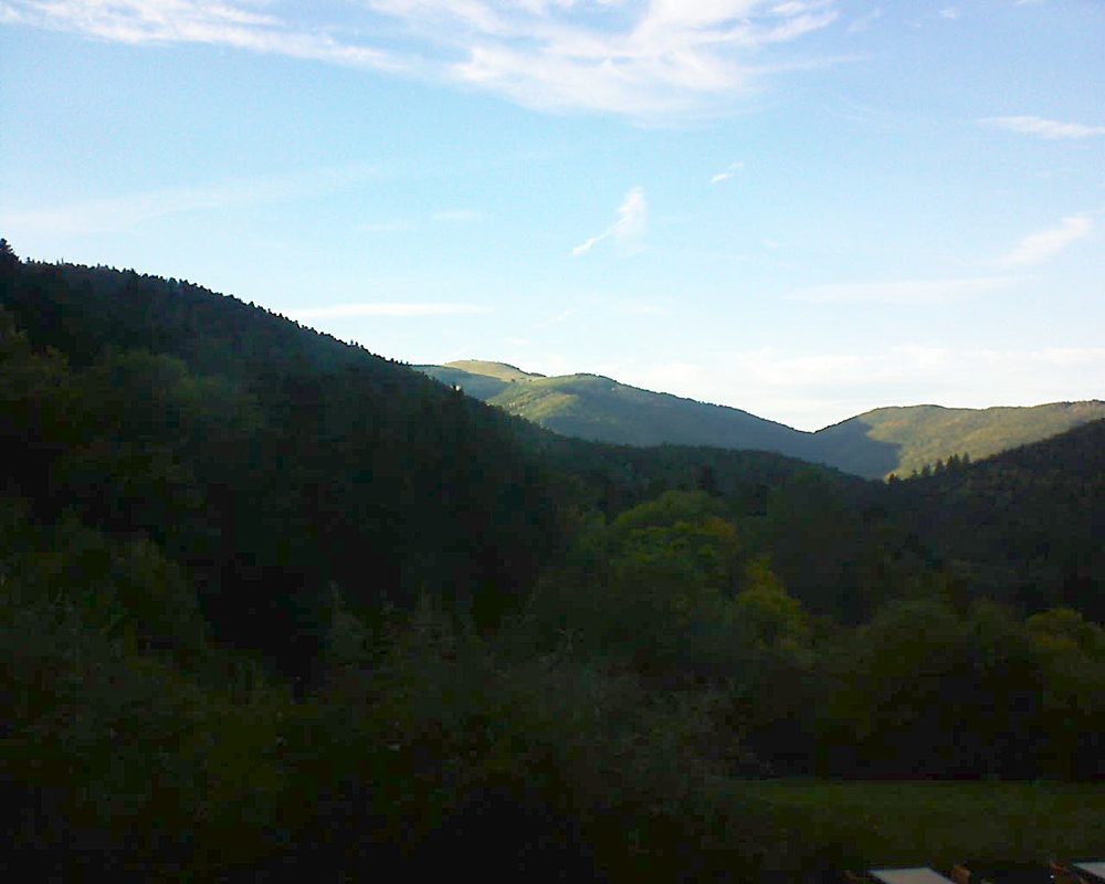 Le petit ballon vu depuis le Domaine Langmatt à Murbach le 11.10.2019 à 18:00 Le petit ballon (Alsace, Vosges) le 11.10.2019 à 18:00