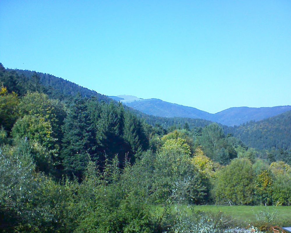 Le petit ballon vu depuis le Domaine Langmatt à Murbach le 14.10.2019 à 15:00 Le petit ballon (Alsace, Vosges) le 14.10.2019 à 15:00