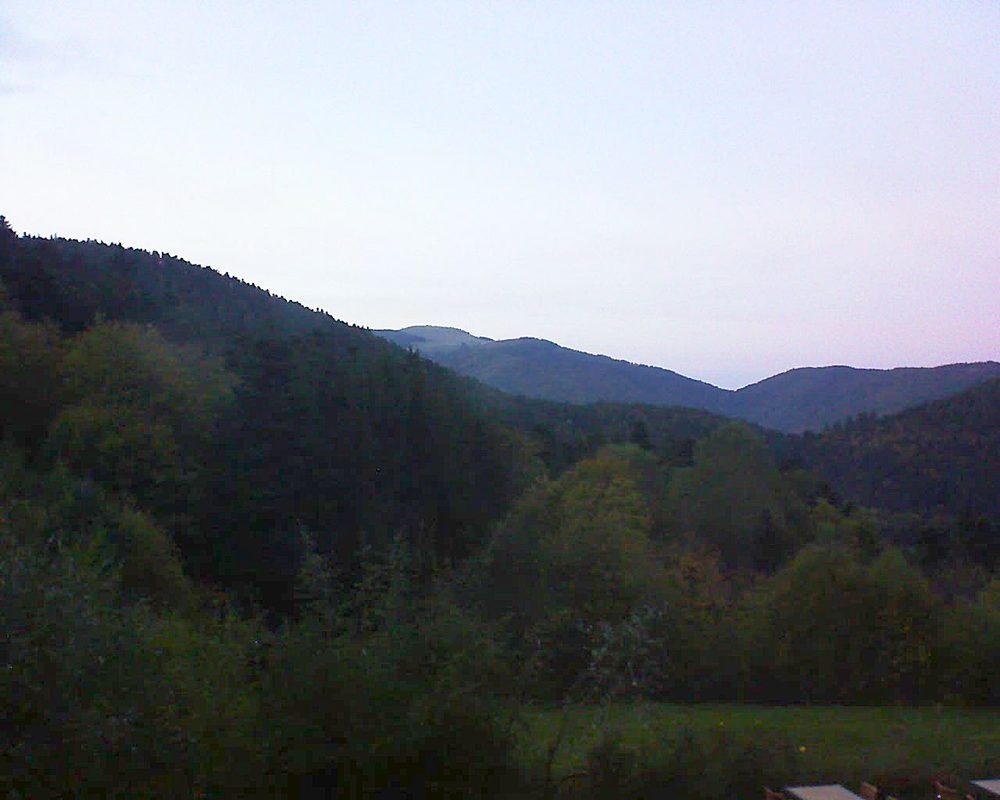 Le petit ballon vu depuis le Domaine Langmatt à Murbach le 25.10.2019 à 18:30 Le petit ballon (Alsace, Vosges) le 25.10.2019 à 18:30