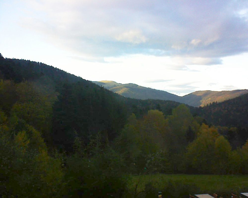 Le petit ballon vu depuis le Domaine Langmatt à Murbach le 09.11.2019 à 16:30 Le petit ballon (Alsace, Vosges) le 09.11.2019 à 16:30