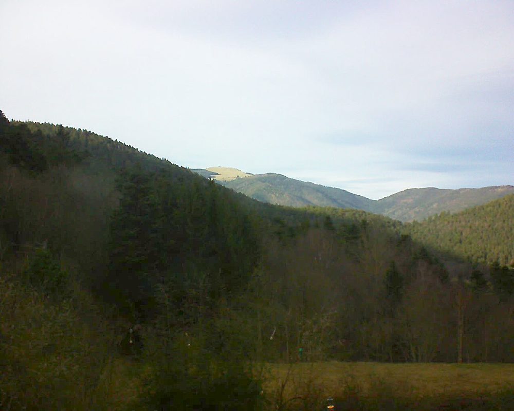 Le petit ballon vu depuis le Domaine Langmatt à Murbach le 14.01.2020 à 15:15 Le petit ballon (Alsace, Vosges) le 14.01.2020 à 15:15