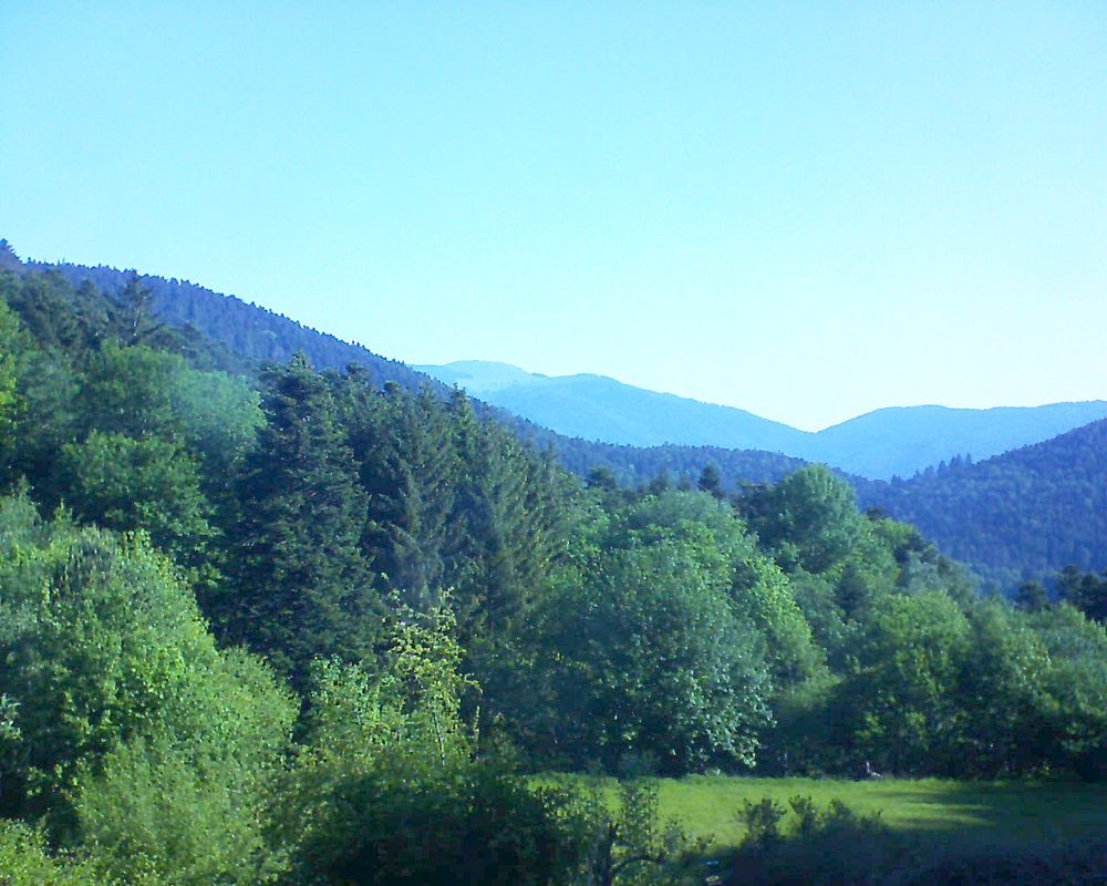 Le petit ballon vu depuis le Domaine Langmatt à Murbach le 16.05.2020 à 09:00 Le petit ballon (Alsace, Vosges) le 16.05.2020 à 09:00