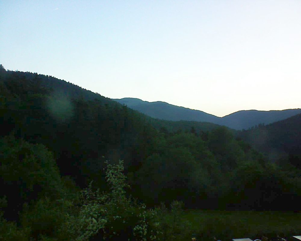 Le petit ballon vu depuis le Domaine Langmatt à Murbach le 30.05.2020 à 06:00 Le petit ballon (Alsace, Vosges) le 30.05.2020 à 06:00