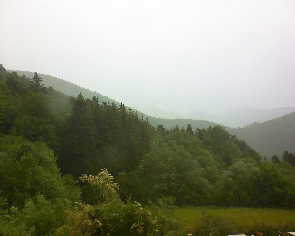 Le petit ballon vu depuis le Domaine Langmatt à Murbach le 06.06.2020 à 09:00 Le petit ballon (Alsace, Vosges) le 06.06.2020 à 09:00