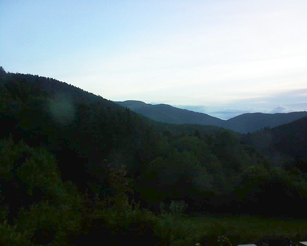 Le petit ballon vu depuis le Domaine Langmatt à Murbach le 16.06.2020 à 06:00 Le petit ballon (Alsace, Vosges) le 16.06.2020 à 06:00