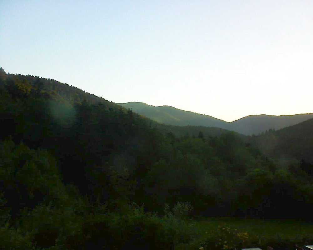 Le petit ballon vu depuis le Domaine Langmatt à Murbach le 23.06.2020 à 06:00 Le petit ballon (Alsace, Vosges) le 23.06.2020 à 06:00