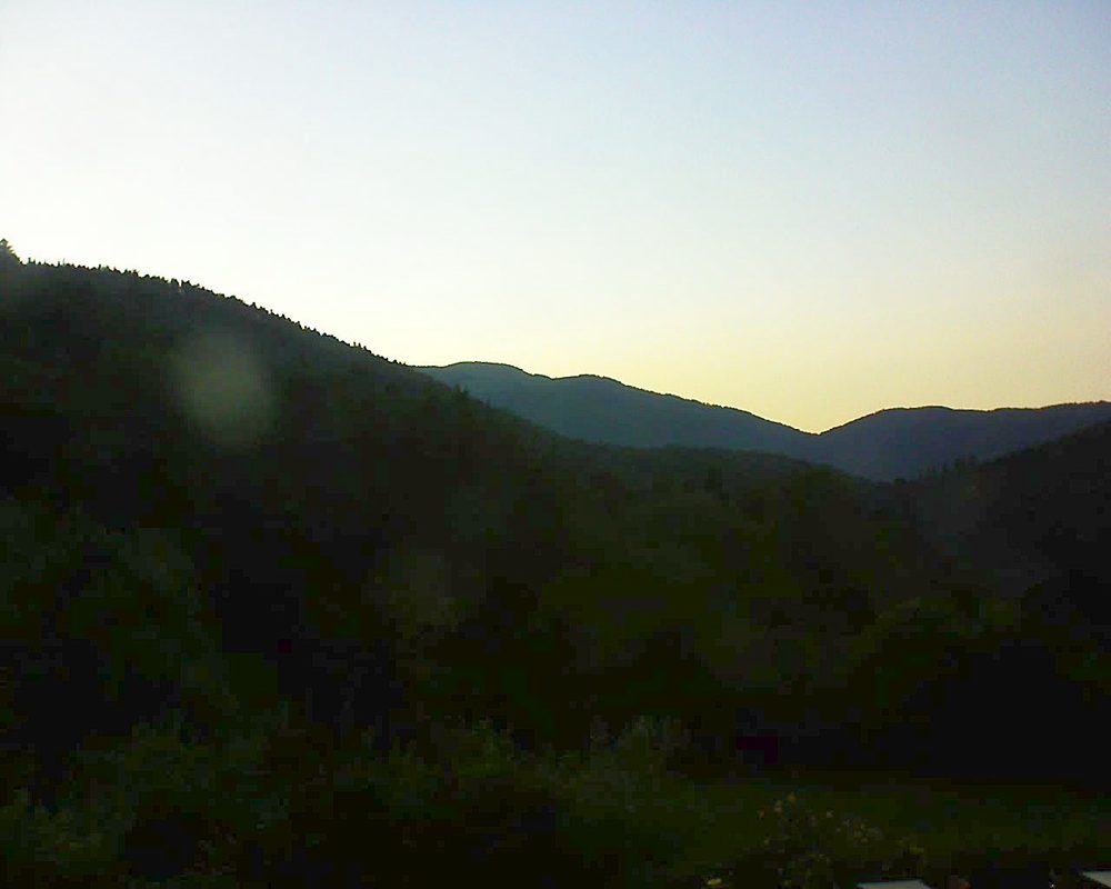 Le petit ballon vu depuis le Domaine Langmatt à Murbach le 24.06.2020 à 21:15 Le petit ballon (Alsace, Vosges) le 24.06.2020 à 21:15