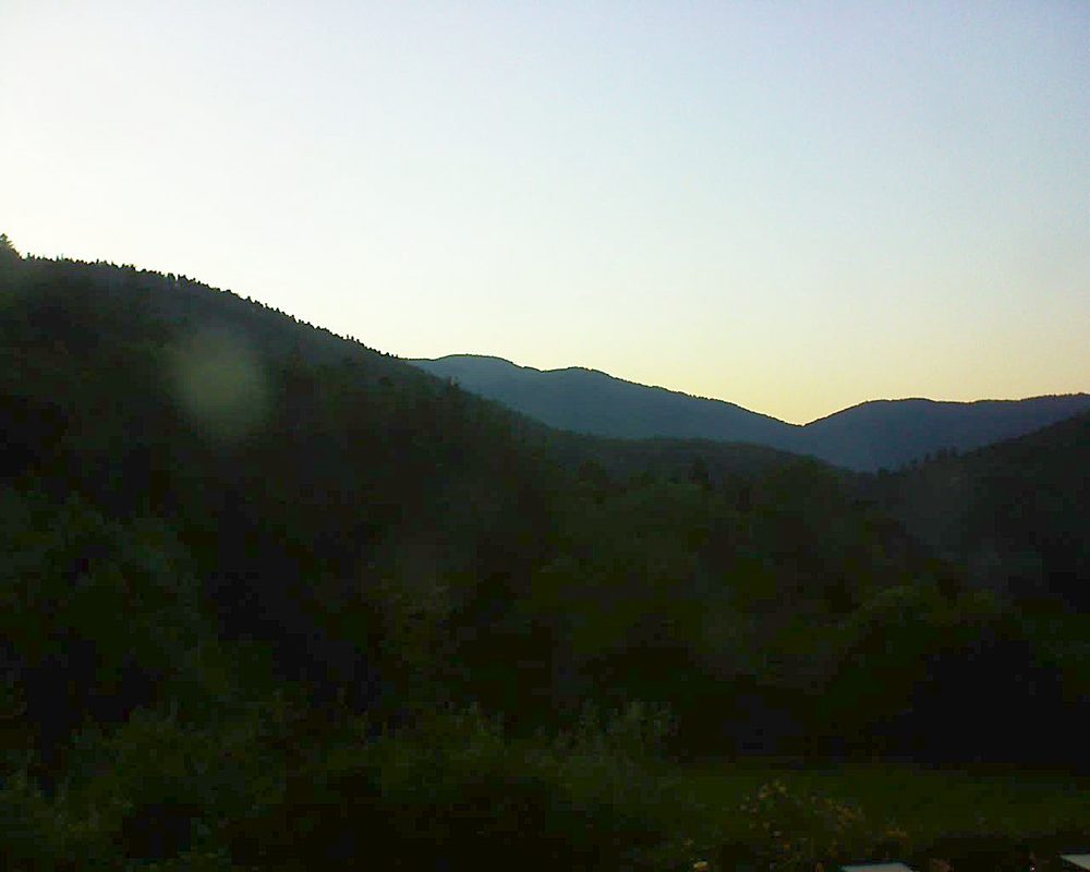 Le petit ballon vu depuis le Domaine Langmatt à Murbach le 25.06.2020 à 21:15 Le petit ballon (Alsace, Vosges) le 25.06.2020 à 21:15