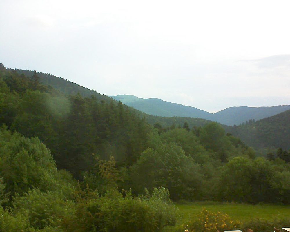 Le petit ballon vu depuis le Domaine Langmatt à Murbach le 27.06.2020 à 06:00 Le petit ballon (Alsace, Vosges) le 27.06.2020 à 06:00