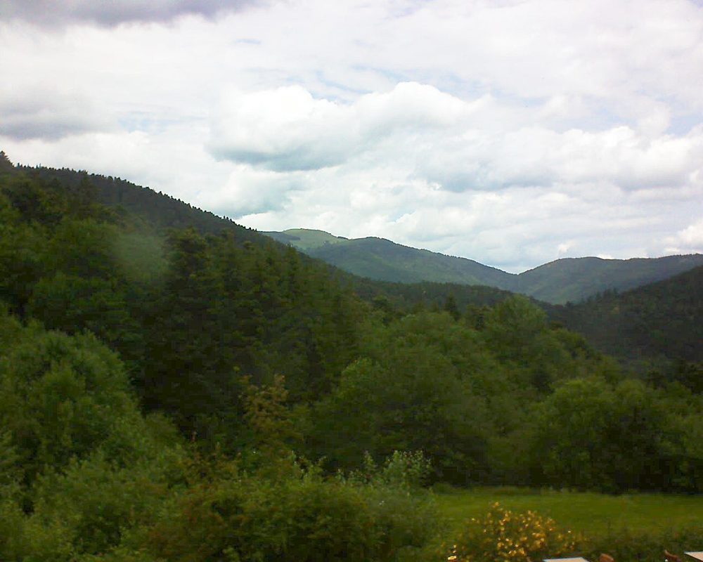 Le petit ballon vu depuis le Domaine Langmatt à Murbach le 27.06.2020 à 12:00 Le petit ballon (Alsace, Vosges) le 27.06.2020 à 12:00