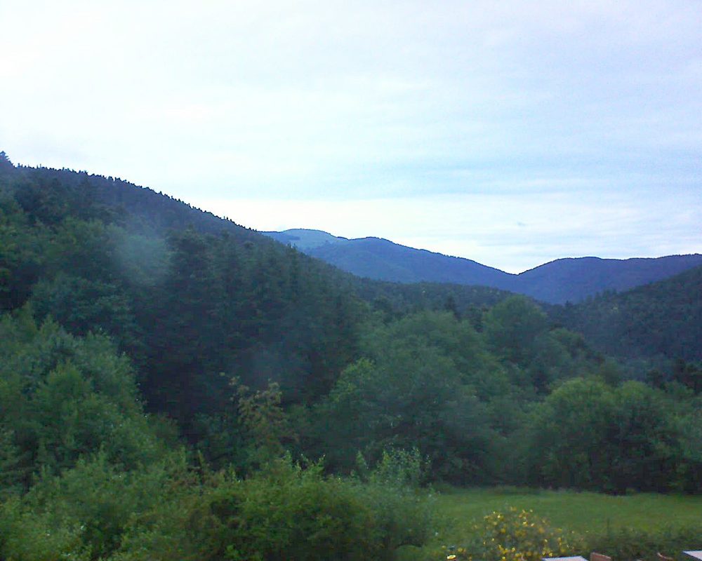 Le petit ballon vu depuis le Domaine Langmatt à Murbach le 29.06.2020 à 06:00 Le petit ballon (Alsace, Vosges) le 29.06.2020 à 06:00