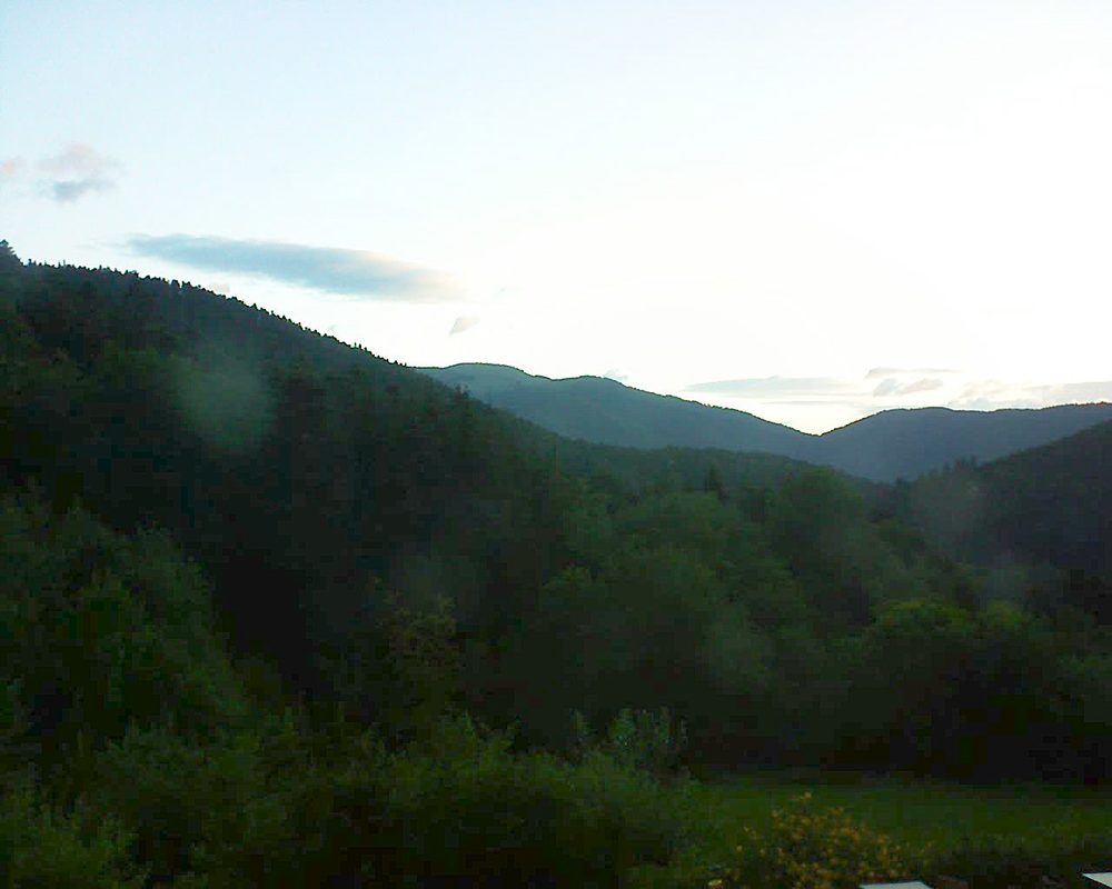 Le petit ballon vu depuis le Domaine Langmatt à Murbach le 30.06.2020 à 05:45 Le petit ballon (Alsace, Vosges) le 30.06.2020 à 05:45