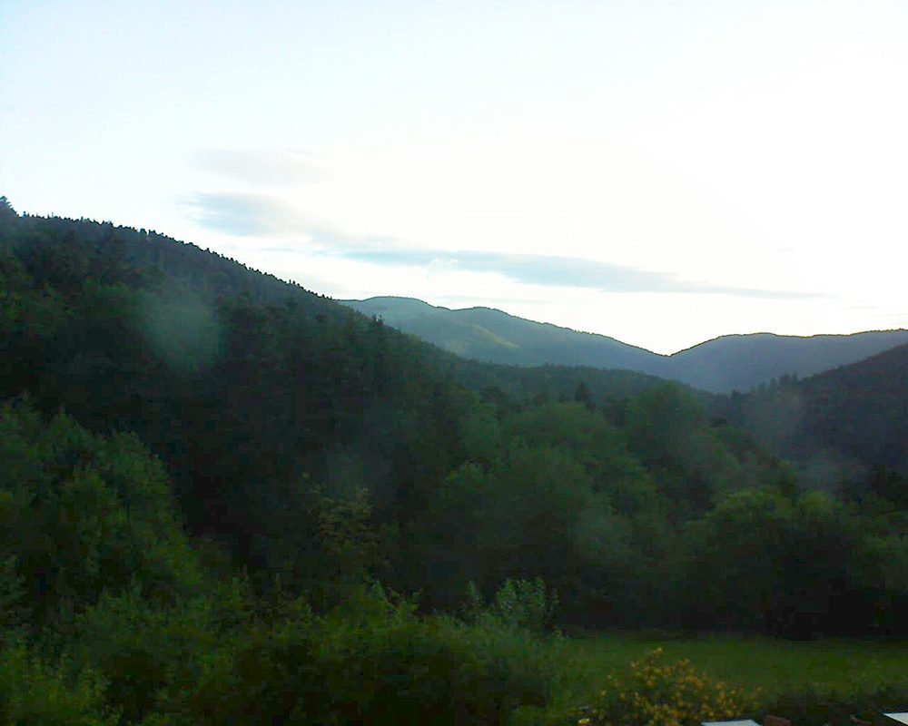 Le petit ballon vu depuis le Domaine Langmatt à Murbach le 30.06.2020 à 06:00 Le petit ballon (Alsace, Vosges) le 30.06.2020 à 06:00