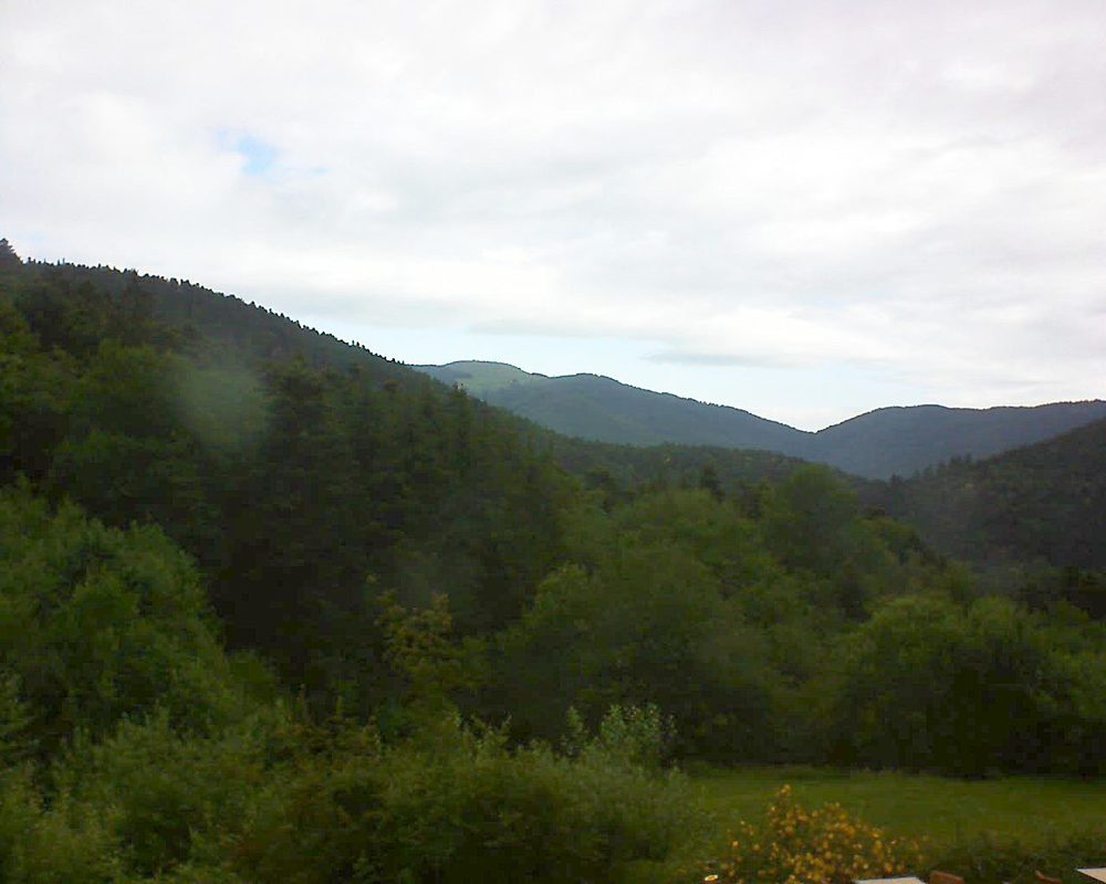 Le petit ballon vu depuis le Domaine Langmatt à Murbach le 30.06.2020 à 09:00 Le petit ballon (Alsace, Vosges) le 30.06.2020 à 09:00