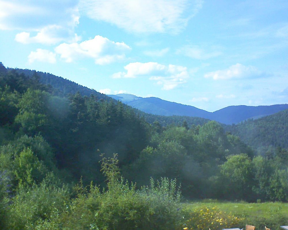 Le petit ballon vu depuis le Domaine Langmatt à Murbach le 18.07.2020 à 18:15 Le petit ballon (Alsace, Vosges) le 18.07.2020 à 18:15