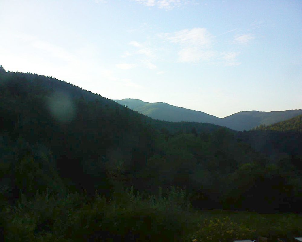 Le petit ballon vu depuis le Domaine Langmatt à Murbach le 18.07.2020 à 20:15 Le petit ballon (Alsace, Vosges) le 18.07.2020 à 20:15