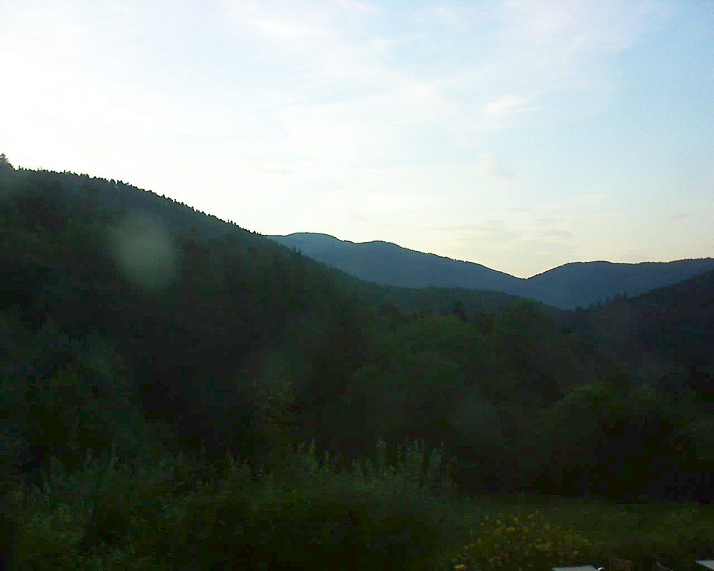 Le petit ballon vu depuis le Domaine Langmatt à Murbach le 18.07.2020 à 21:00 Le petit ballon (Alsace, Vosges) le 18.07.2020 à 21:00
