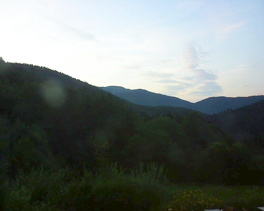 Le petit ballon vu depuis le Domaine Langmatt à Murbach le 18.07.2020 à 21:15 Le petit ballon (Alsace, Vosges) le 18.07.2020 à 21:15
