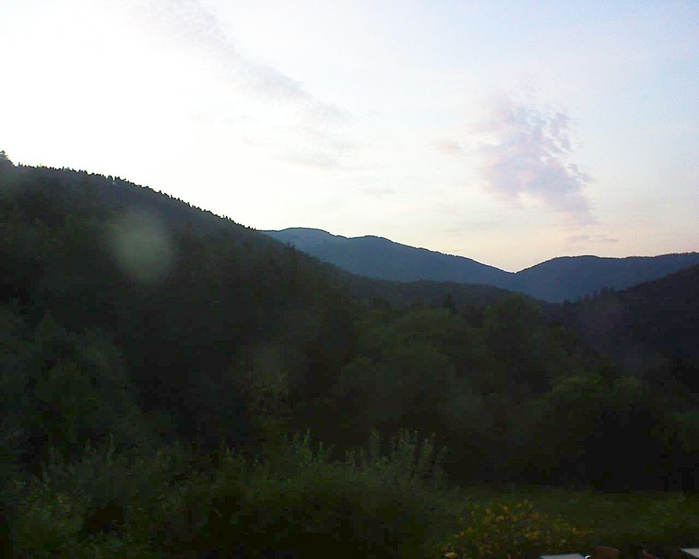 Le petit ballon vu depuis le Domaine Langmatt à Murbach le 18.07.2020 à 21:30 Le petit ballon (Alsace, Vosges) le 18.07.2020 à 21:30