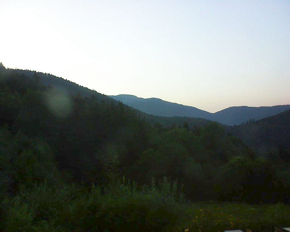 Le petit ballon vu depuis le Domaine Langmatt à Murbach le 22.07.2020 à 21:15 Le petit ballon (Alsace, Vosges) le 22.07.2020 à 21:15