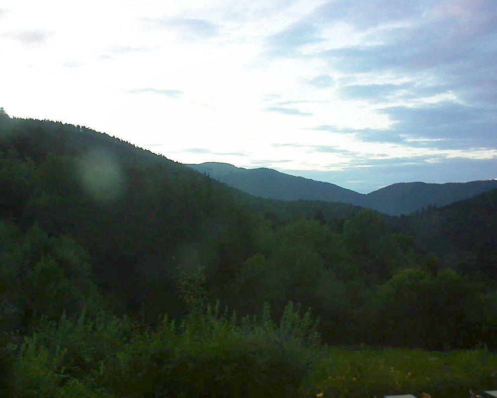 Le petit ballon vu depuis le Domaine Langmatt à Murbach le 24.07.2020 à 21:15 Le petit ballon (Alsace, Vosges) le 24.07.2020 à 21:15